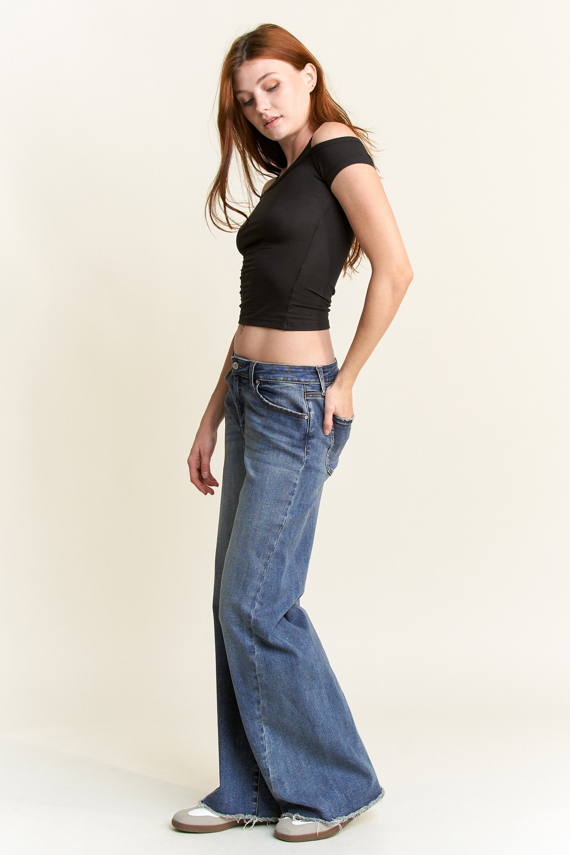 High Rise Baggy Wide Leg Jeans with Curved Side Seam 4